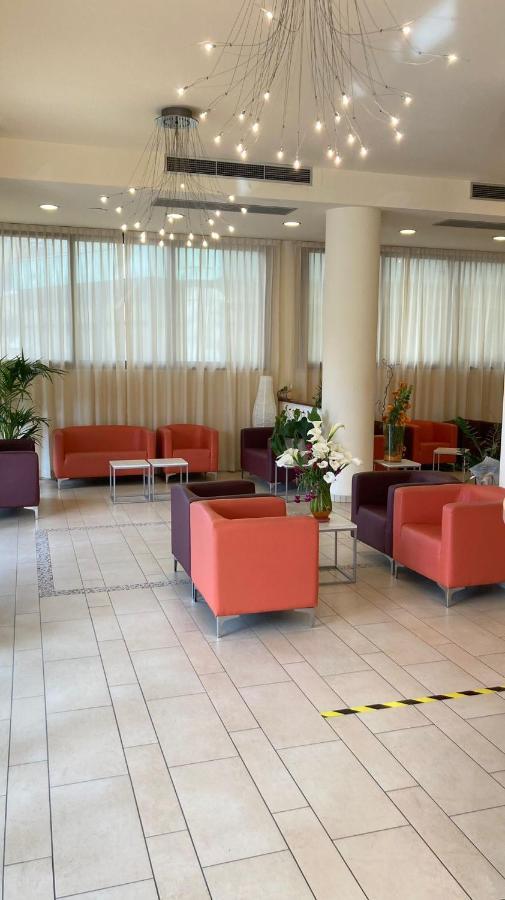 Hotel Abel & Residence 切塞纳蒂科 外观 照片