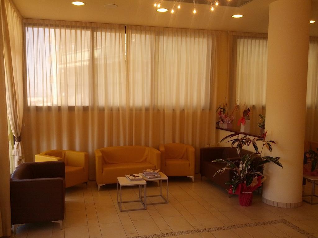 Hotel Abel & Residence 切塞纳蒂科 外观 照片
